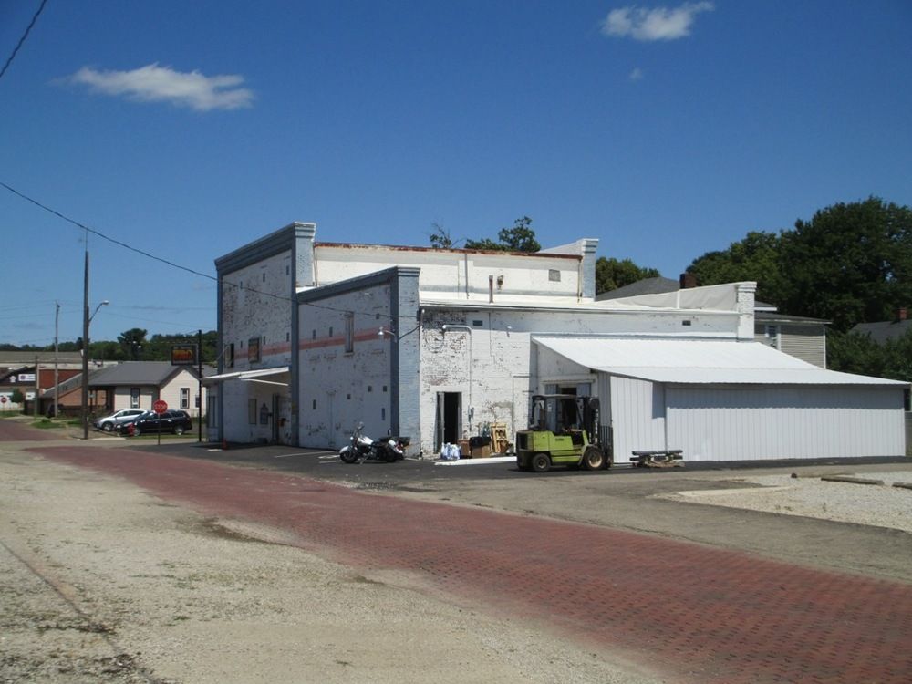 Mount Vernon Hardware and Storage: 310 - 400 Vine Street, Mount Vernon, OH 43050